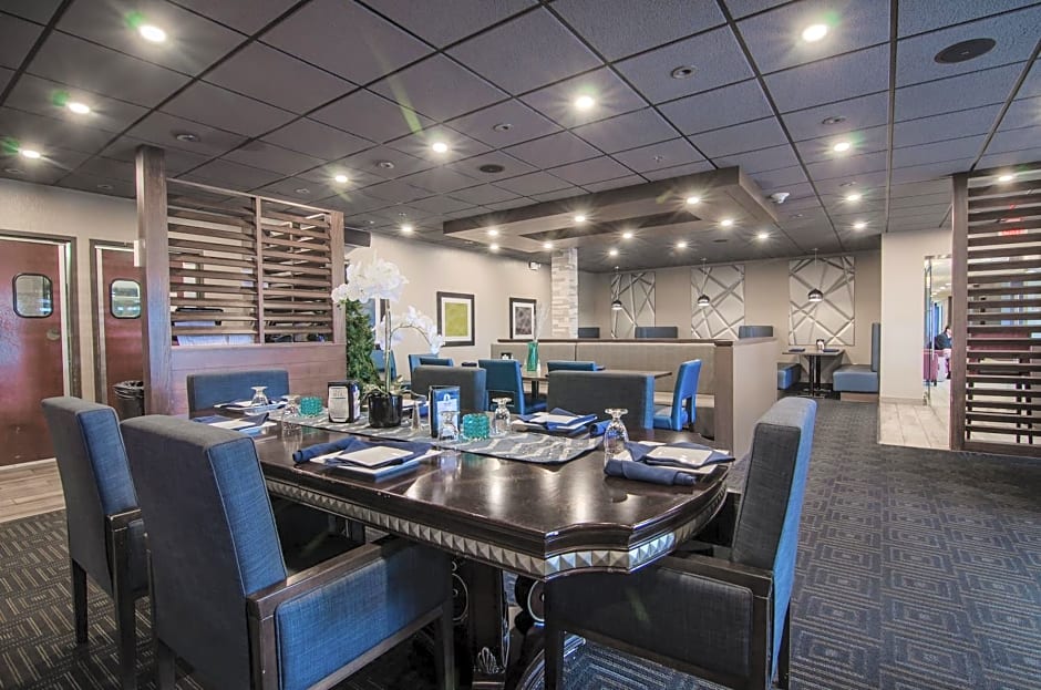 Holiday Inn & Suites Syracuse Airport - Liverpool, an IHG Hotel