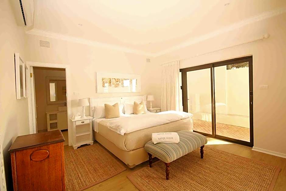 Photo 1 of 4 of 1 Double Bed or 2 Beds, Side Sea View