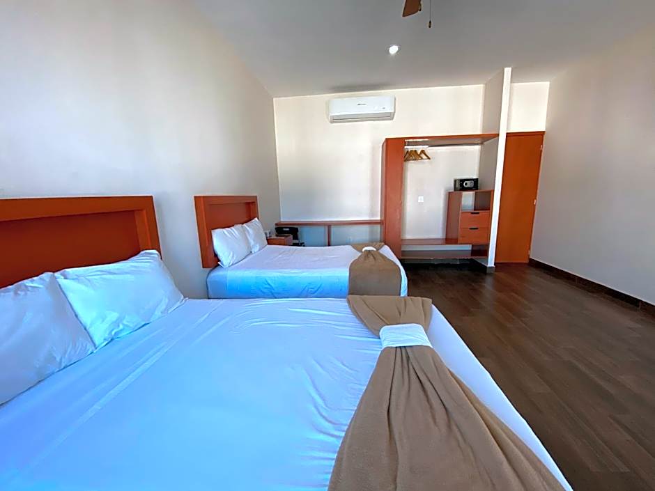 La Lola Hotel & Suites