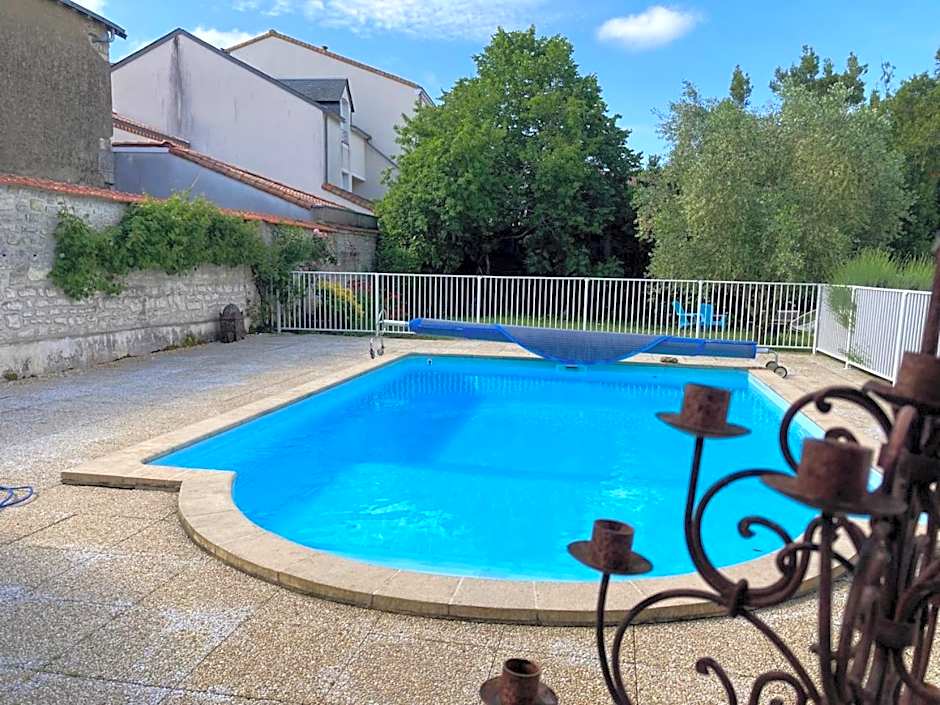 La Villa des Roses Gîte Chambres d'hôtes Piscine chauffée