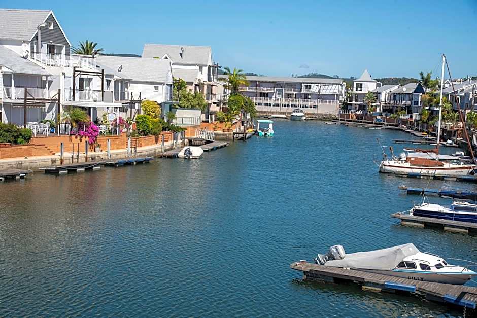 WATERFRONT 2 BR Home with mooring at Knysna Quays - life on the water