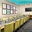 Holiday Inn Express & Suites North Brunswick By IHG