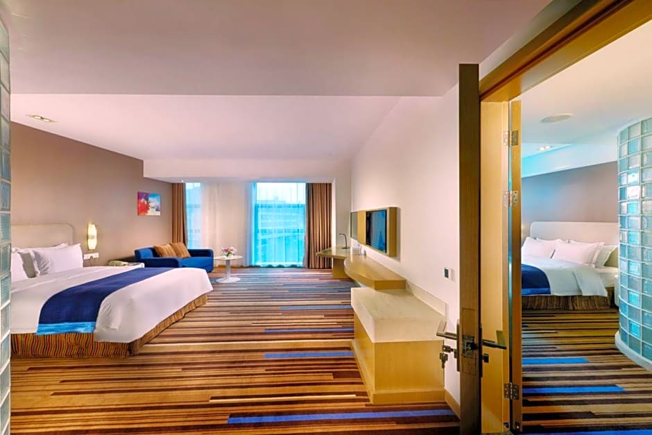 Holiday Inn Express Nantong Downtown By IHG