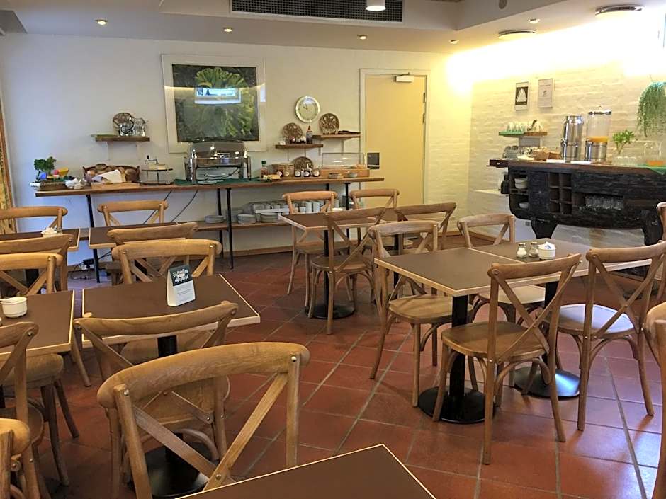 City Hotel Apartments