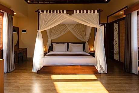 Two Bedroom Luxury Villa with Private Jacuzzi