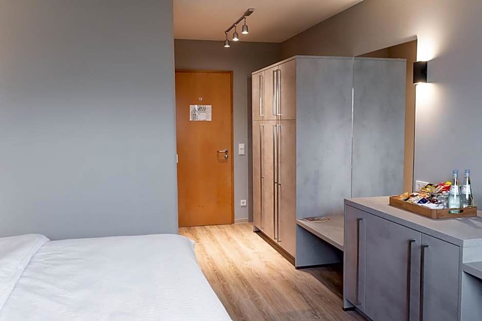 Hotel Circle Inn - Closest to Air Base