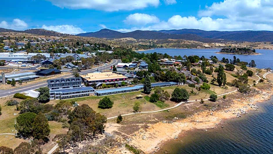 Lake Jindabyne Hotel