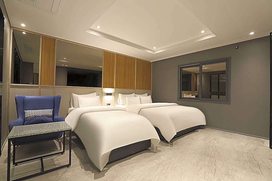 Jecheon The Wall Hotel