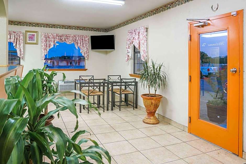 Travelodge by Wyndham Temple