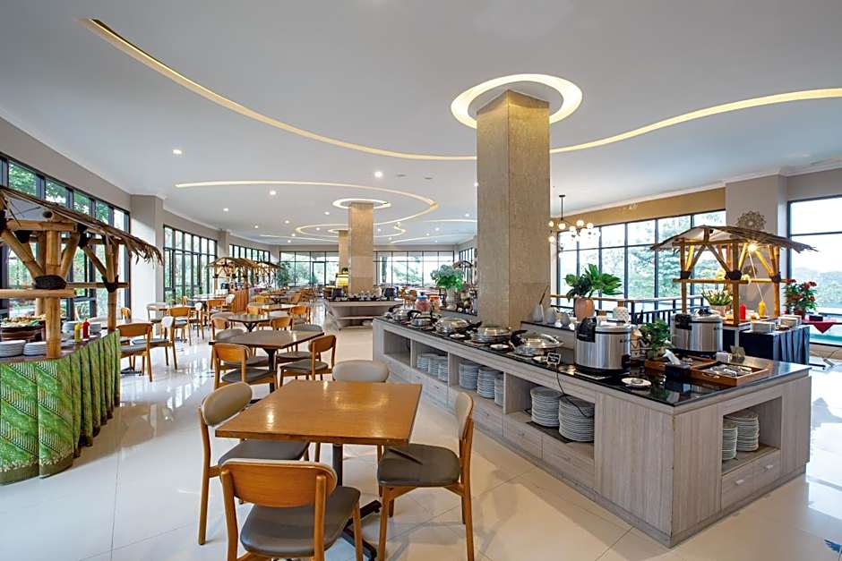 The Green Peak, ARTOTEL Curated