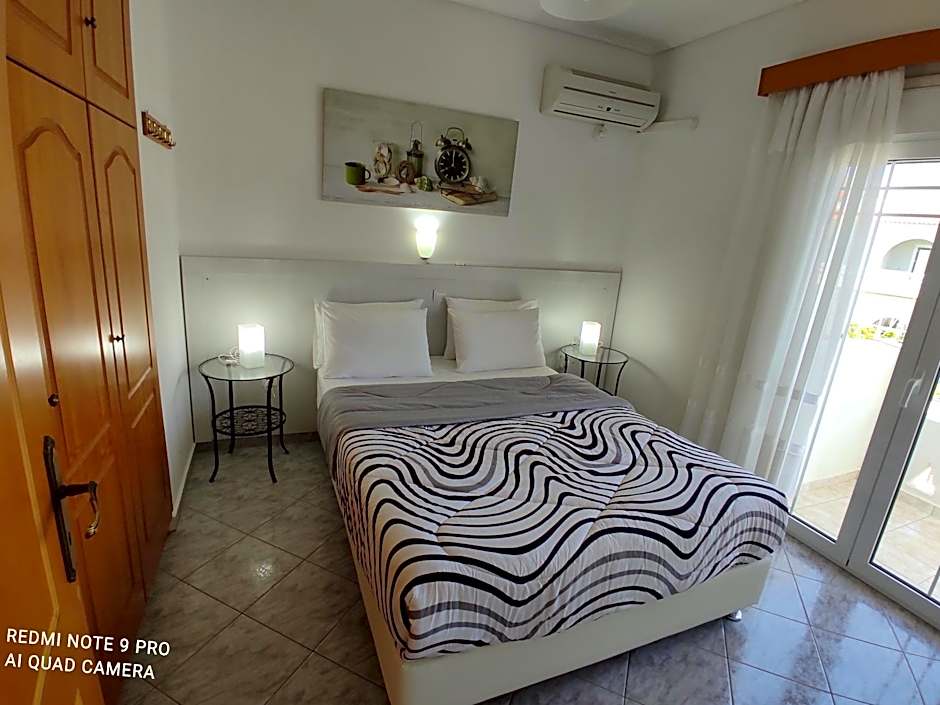 Neapoli Rooms