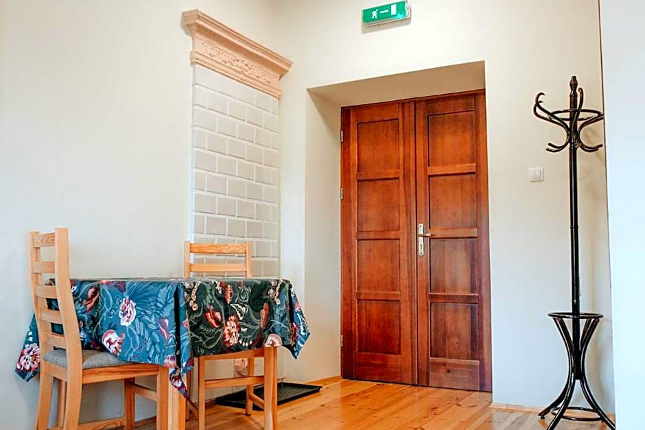 Zamkowa, Pokoje Gościnne