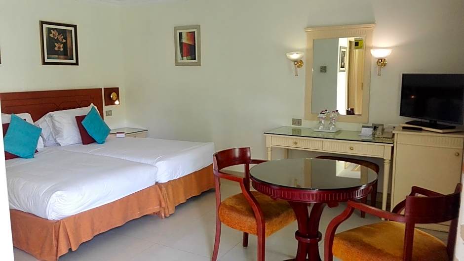 Cairo Pyramids Hotel