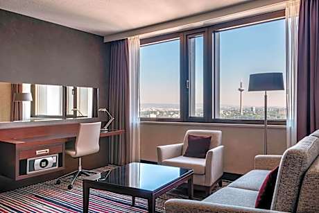 Studio, 1 Queen, High floor