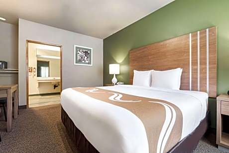 King Room - Accessible/Non-Smoking