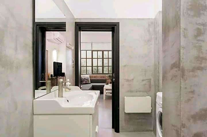 Fashionable Base in Central Athens in the Old Tailor Factory