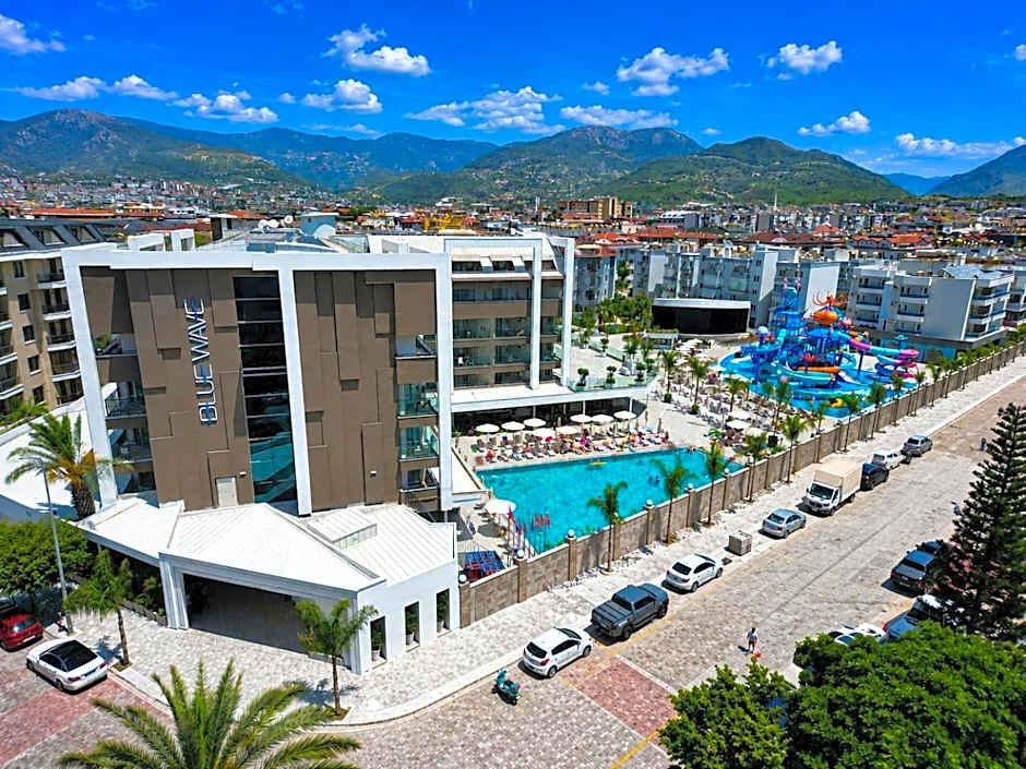 Blue Wave Suite Hotel
