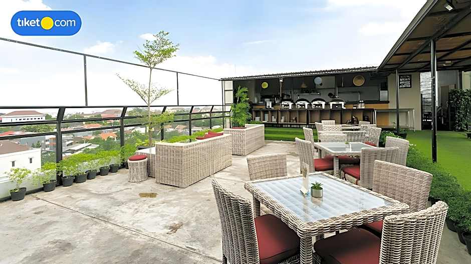 Yellow Star Gejayan Hotel