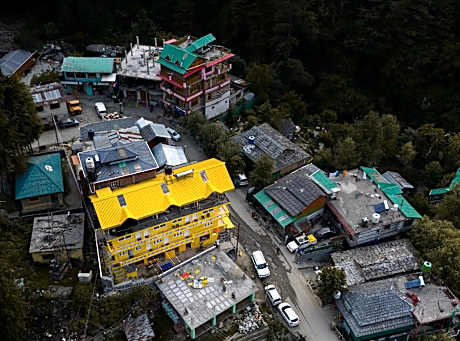 Whoopers Hostel Jibhi