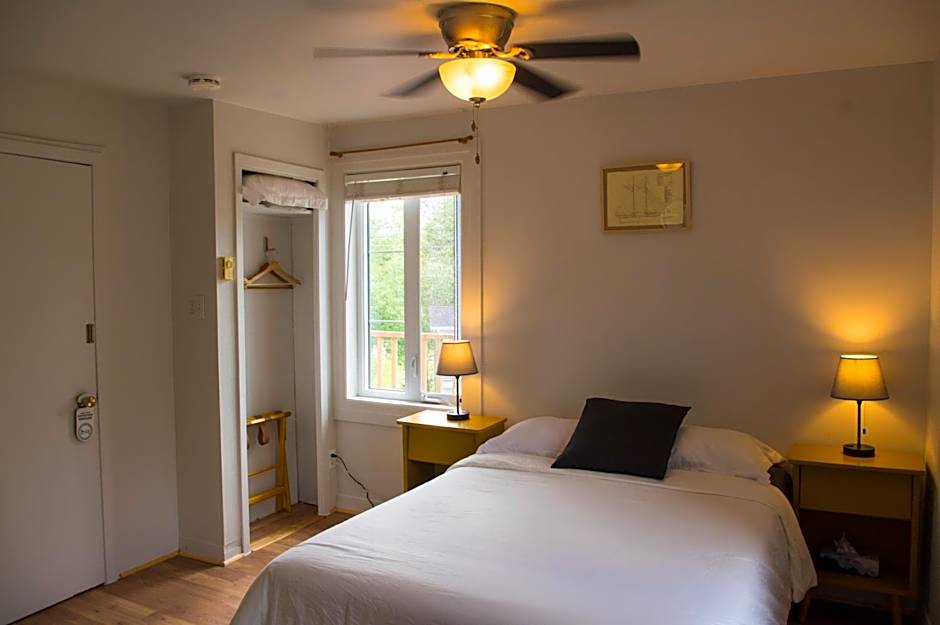 Auberge de la rive de Charlevoix - Auberge de jeunesse familiale pour voyageurs de tous âges