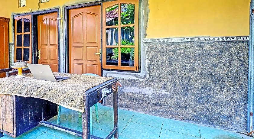 Hotel O Sekar Jagat Near Pantai Baluk Rening