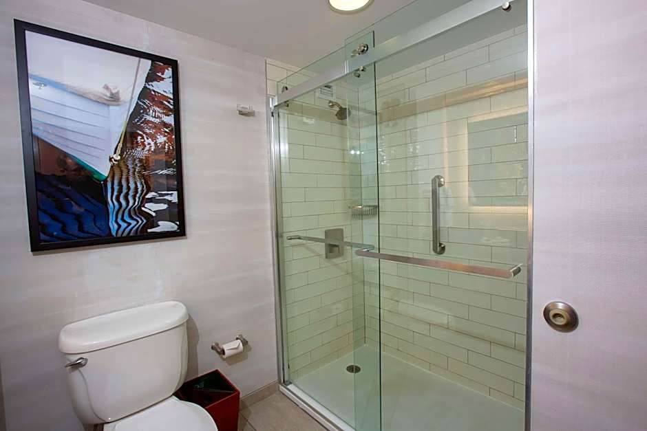 DoubleTree By Hilton Bay City Riverfront