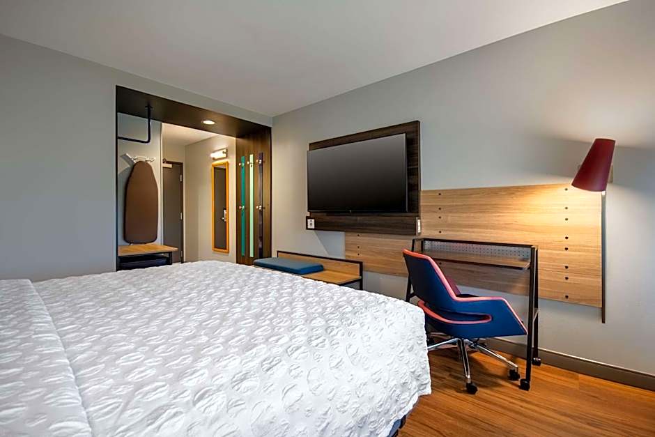 Tru by Hilton Merrillville