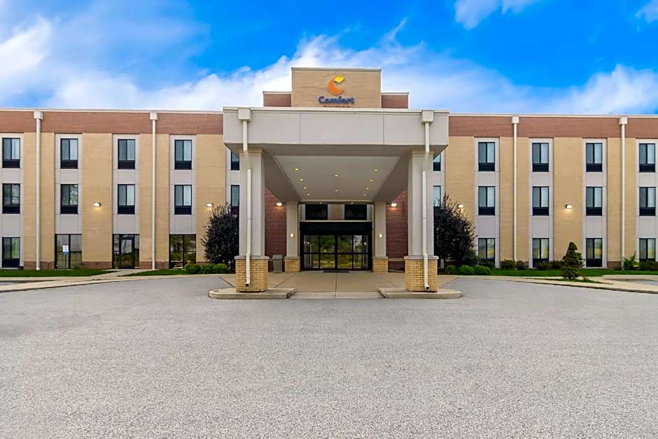 Comfort Suites Rensselaer near Fair Oaks
