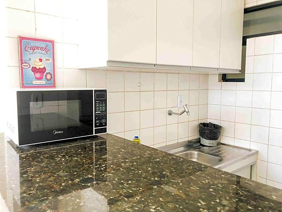 RF-86: Apê completo e aconchegante na Ponta Verde