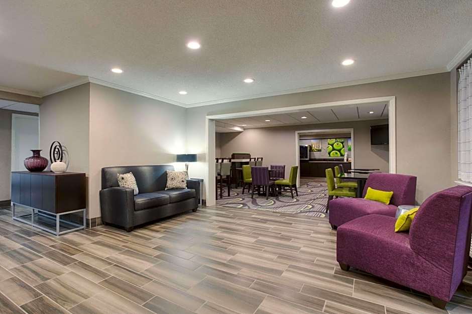 La Quinta Inn & Suites by Wyndham Atlanta Roswell