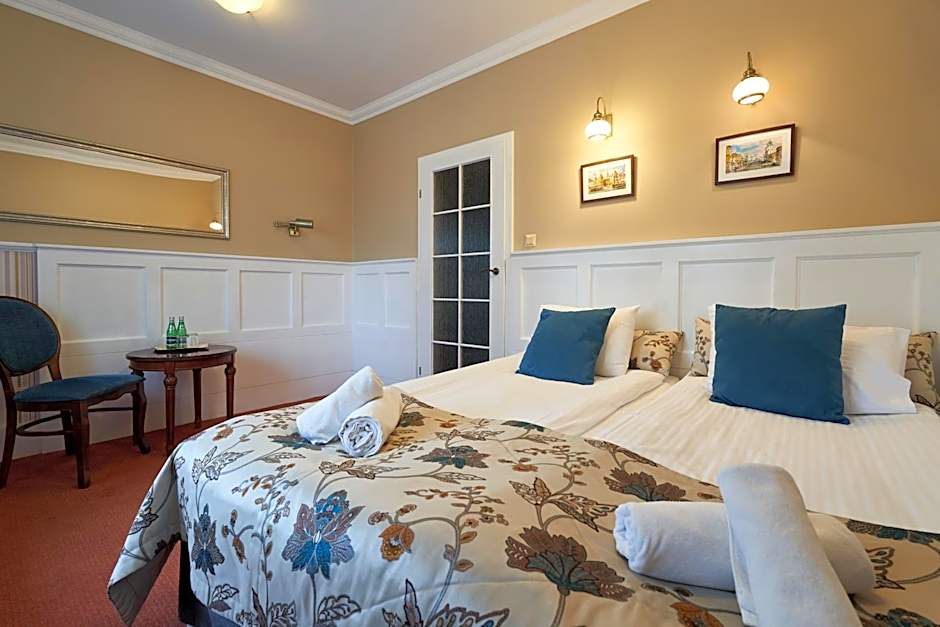 American House Hennela