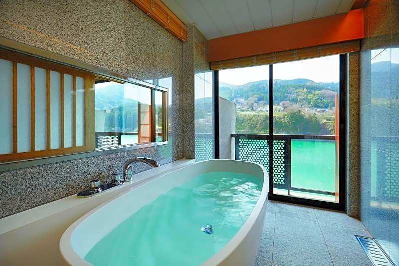 River Retreat Garaku