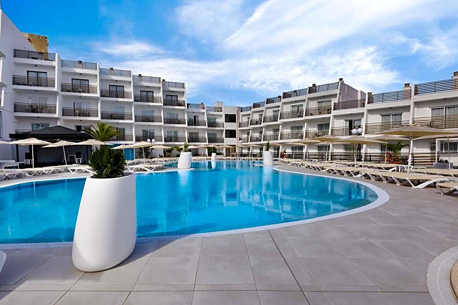 Palmanova Suites by TRH