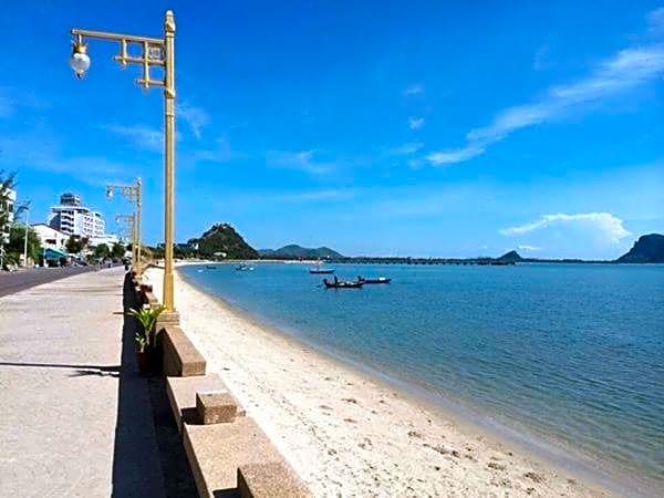 Grandma Balcony – Prachuap Khiri Khan, TX
