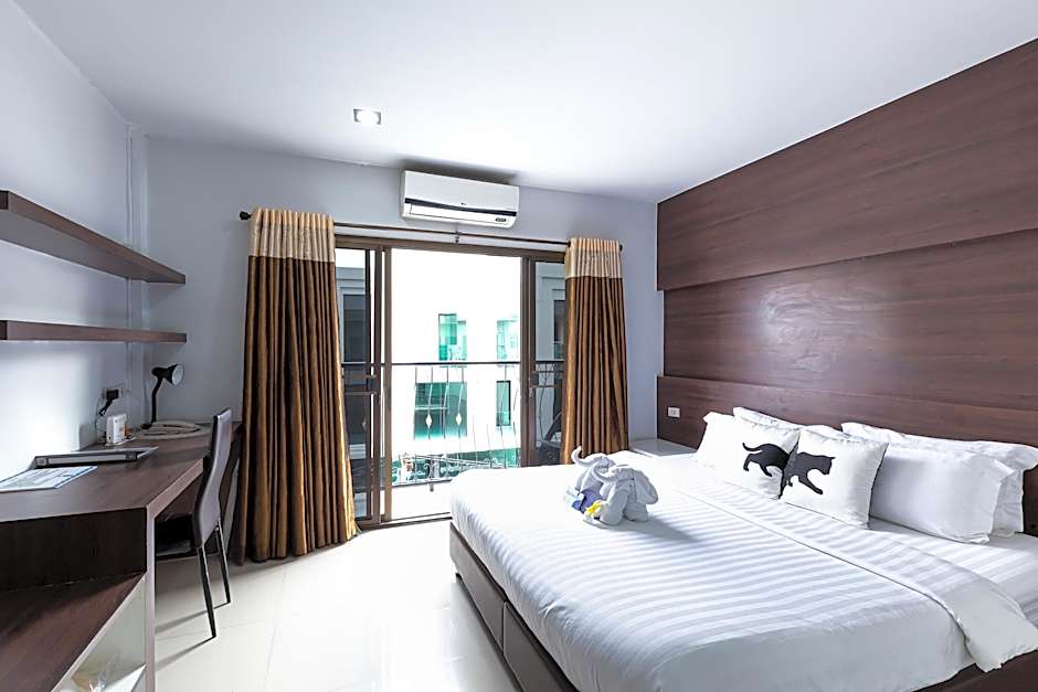 Bed by City Surawong Patpong