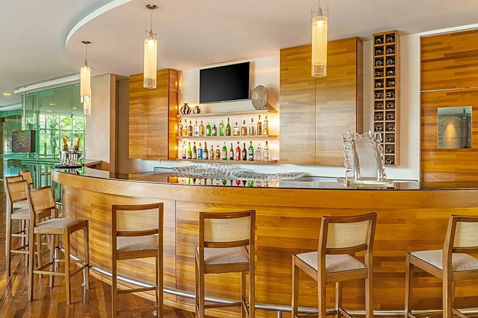 Almenat Embu das Artes Sao Paulo, Tapestry Collect