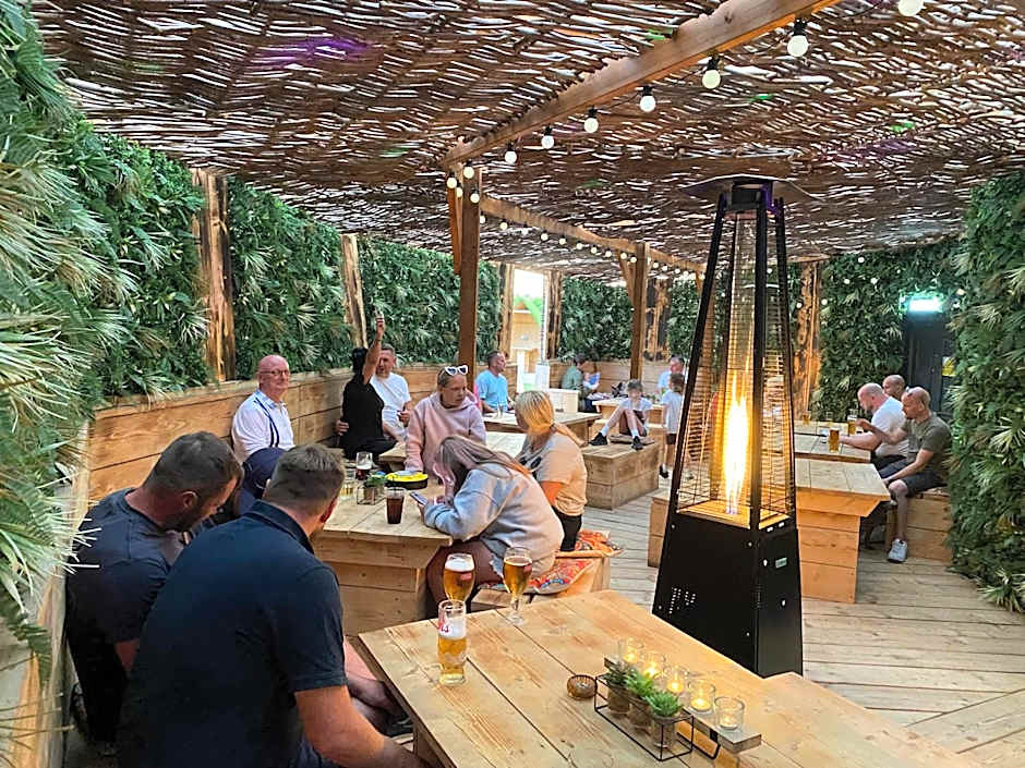 Black Bull Retreat, Barmston with Private Hot Tubs