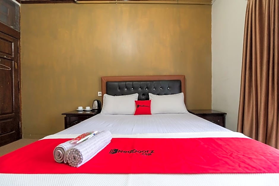 RedDoorz Syariah near Kawasan Saribu Rumah Gadang Solok Selatan