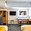 Quality Suites Lansing