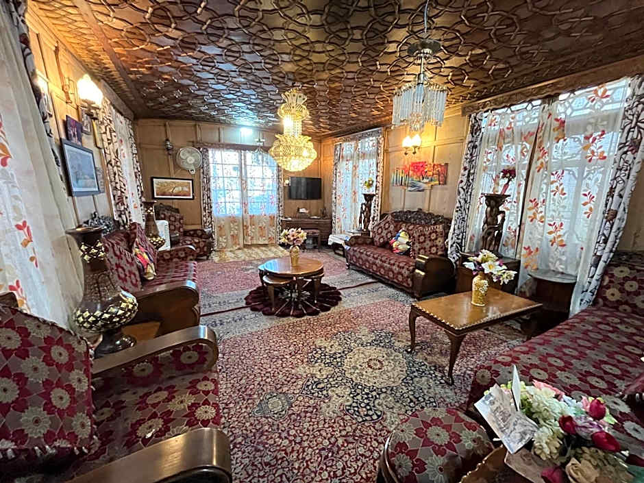 Young Shahzada Group of Houseboats