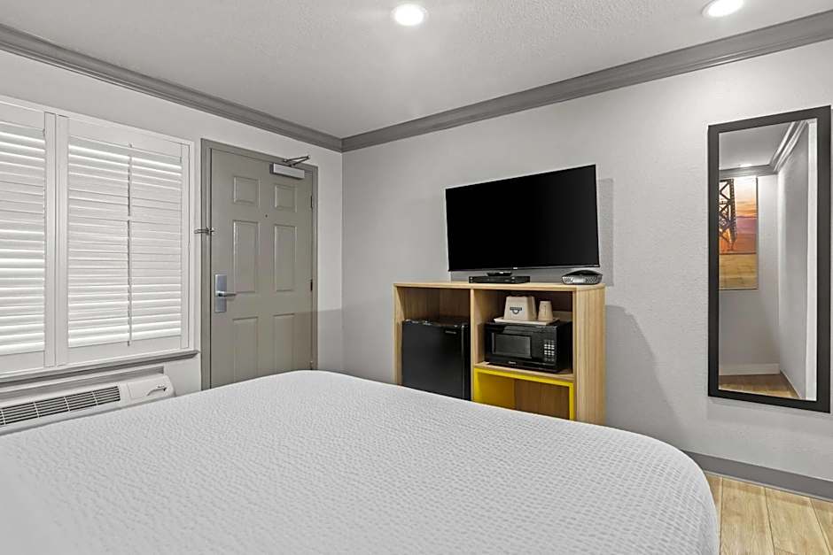 Days Inn by Wyndham San Francisco S/Oyster Point Airport