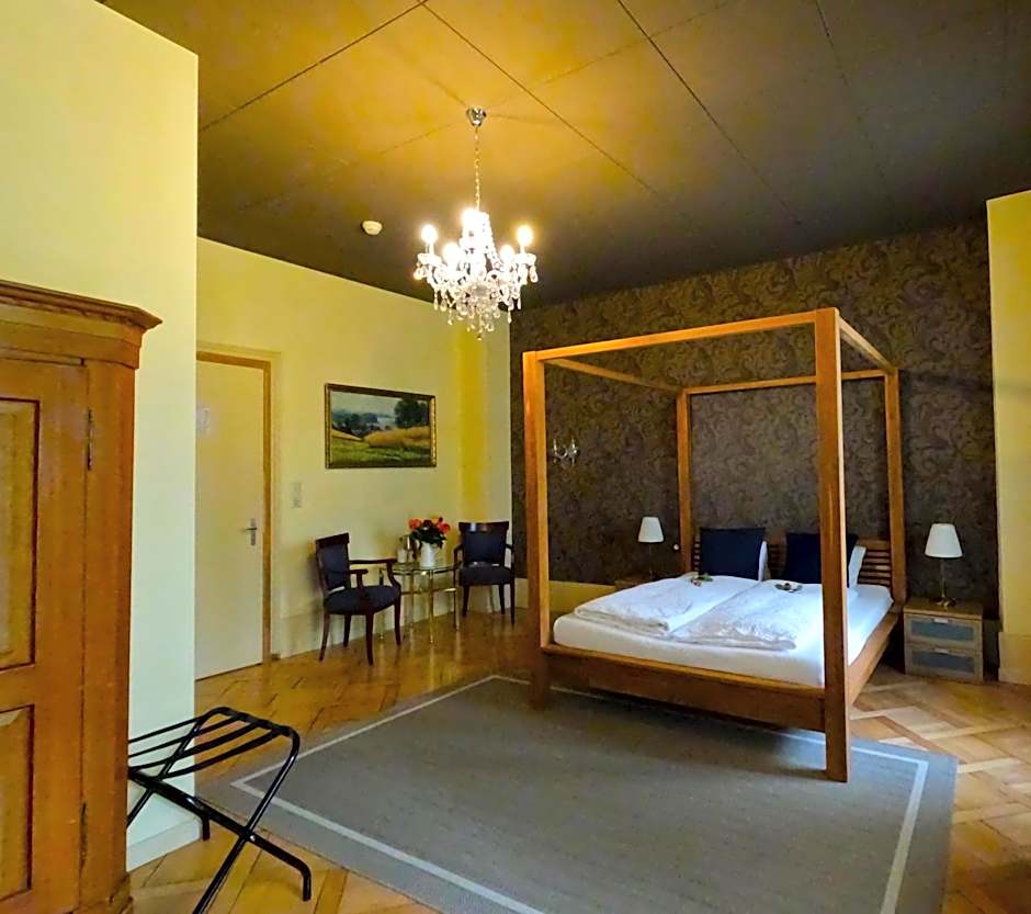 Alpenrose Hotel and Gardens