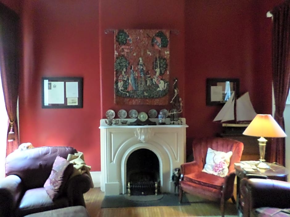 Hillard House Inn