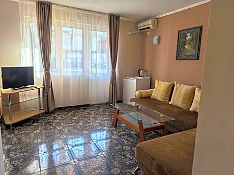 Family Apartment with Balcony