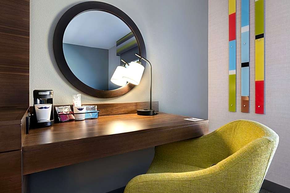 Hampton Inn By Hilton & Suites Marina