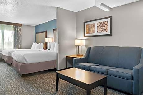 Queen Suite with Two Queen Beds
