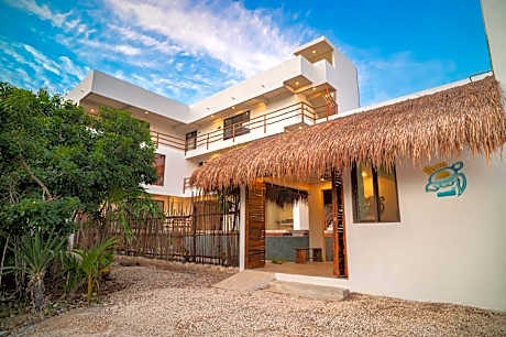 La Familia Casa and Suites