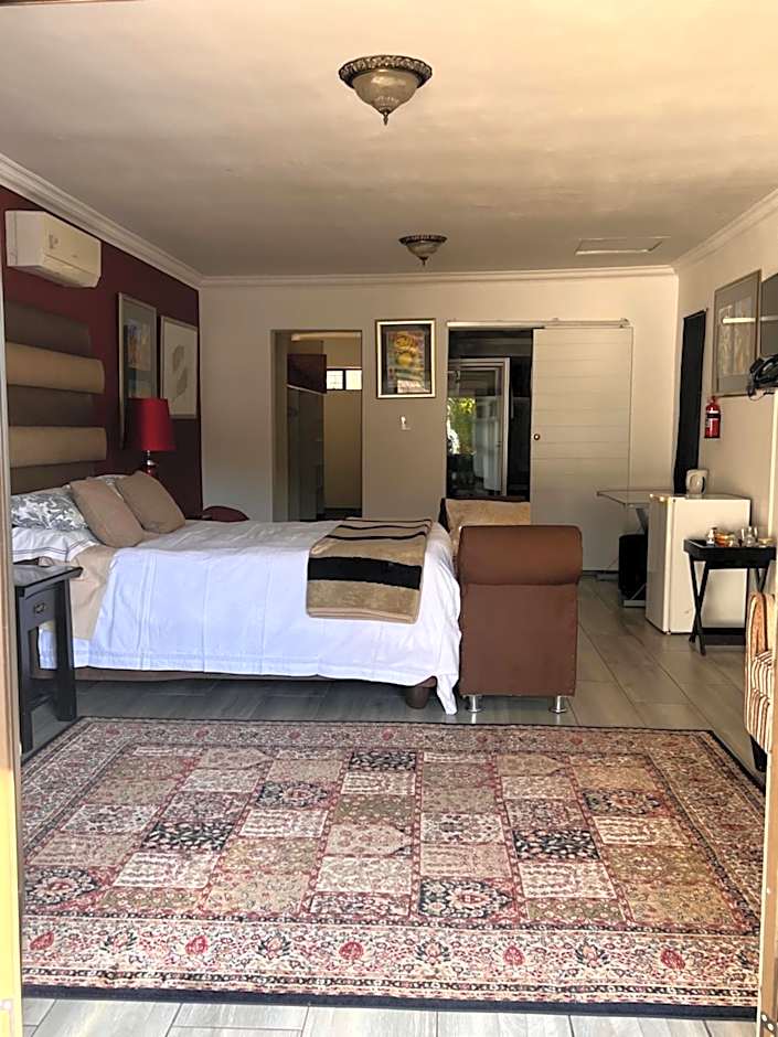 2 Op Terblanche Guesthouse