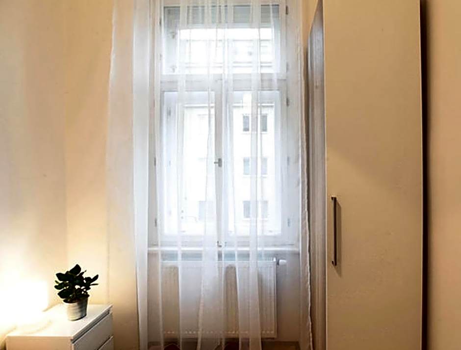 Angel City Aparthotel