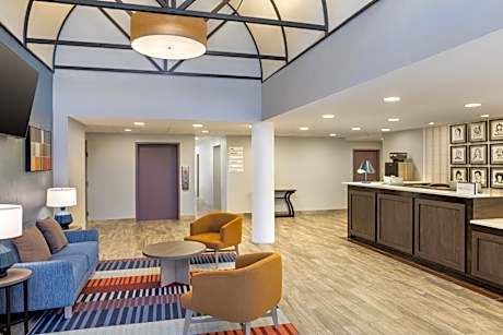 Lake Norman Inn and Suites